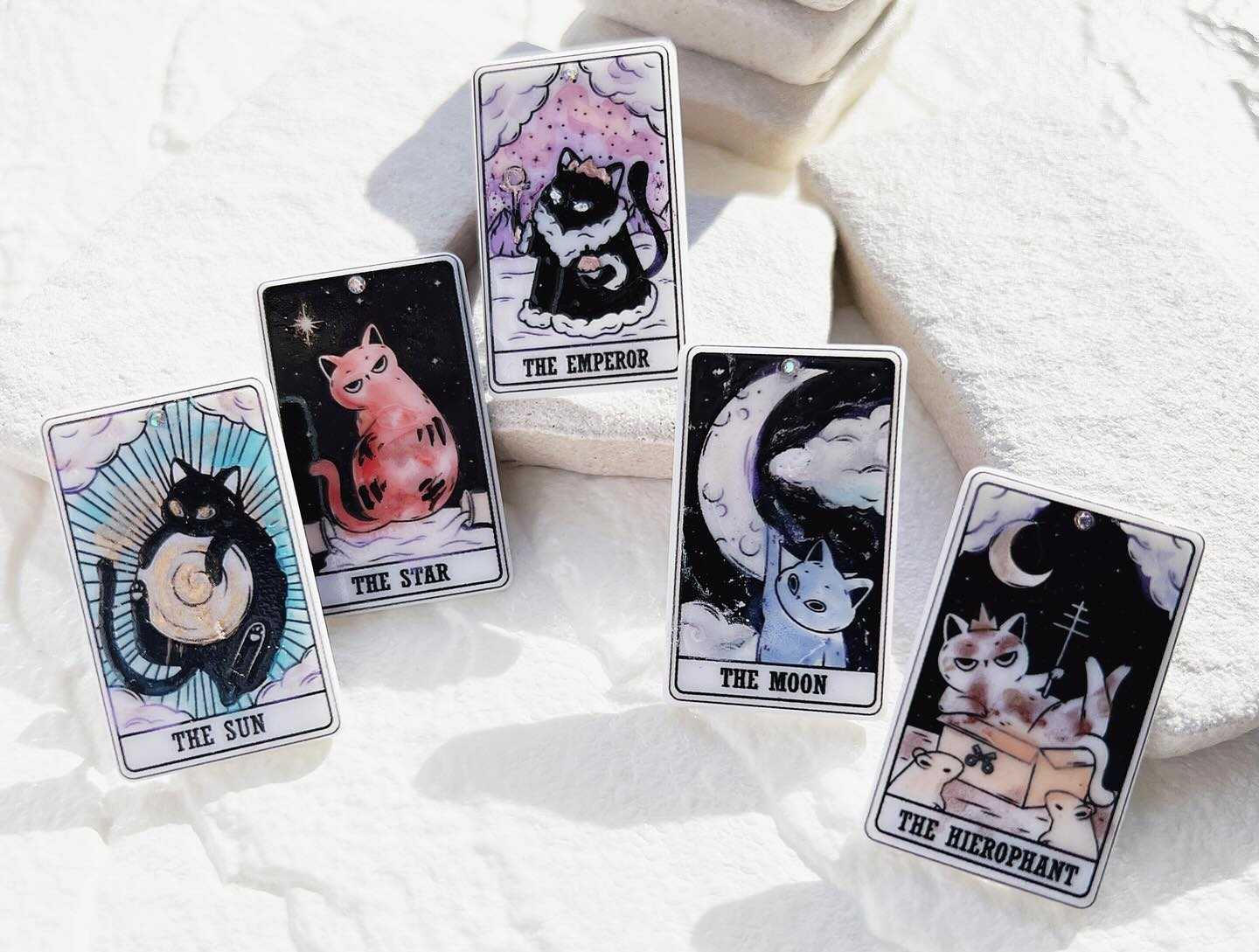 Fashion accessories • Cat tarot pins
